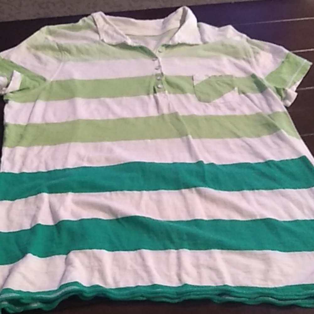 Ladies top with collar